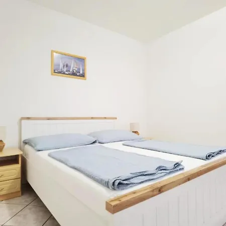 Apartment Sanja - One Bedroom With Balcony And Sea View 1 Vodice