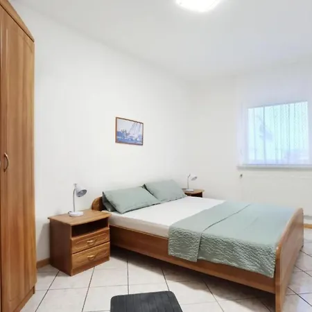 Sanja - One Bedroom With Balcony And Sea View 1 Apartamento Vodice