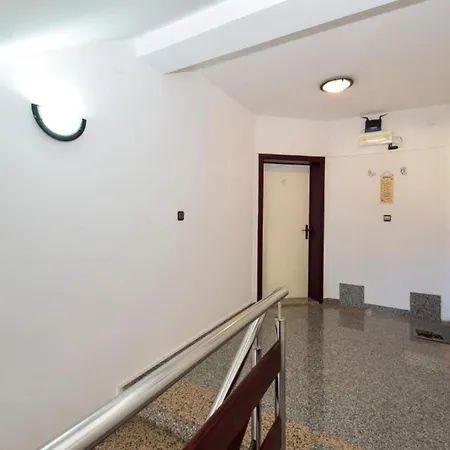 Apartment Sanja - One Bedroom With Balcony And Sea View 1